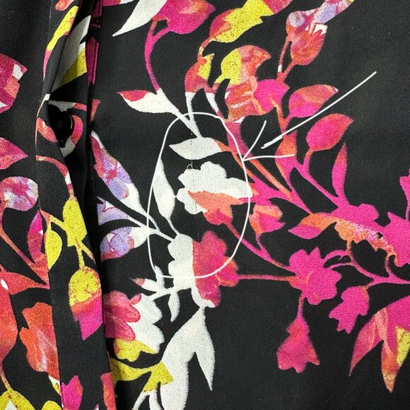 Simply Emma Rich and Colorful Floral Blouse Mandarin Collar with V-Neck Size 2X - Picture 9 of 9